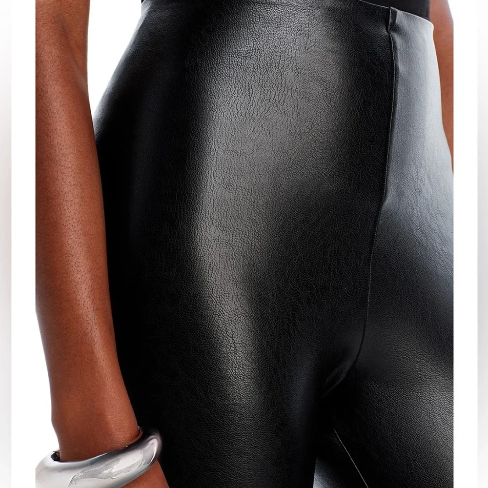 Commando Leggings! - Picture 3 of 4